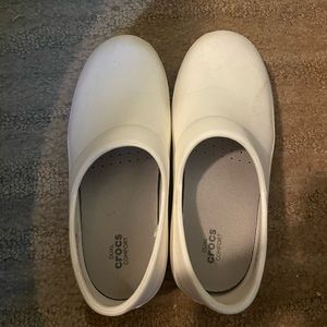 Woman’s Crocs Nursing Shoes Size 7